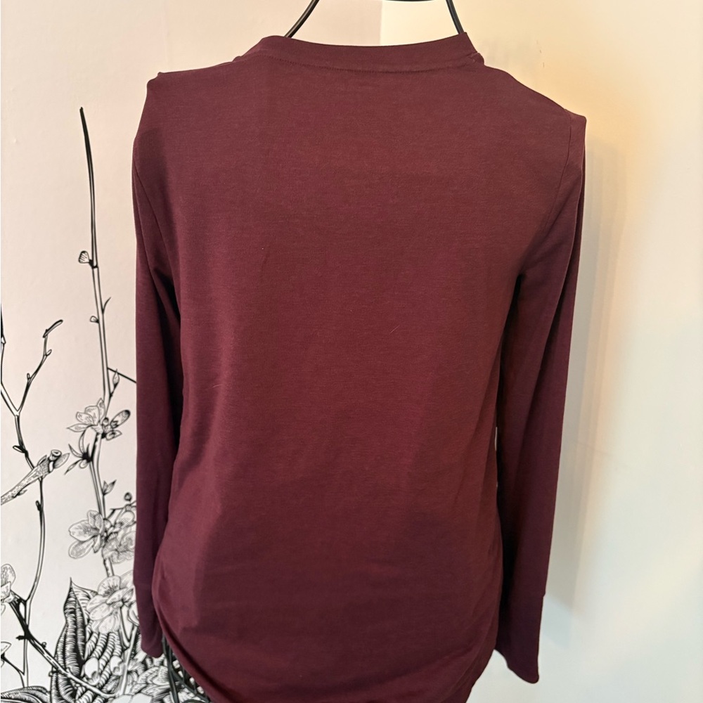 Athleta uptempo top - Picture 2 of 3